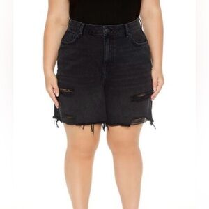 FOREVER 21+ Plus 16 Black Denim Distressed Denim Shorts NWT R$28